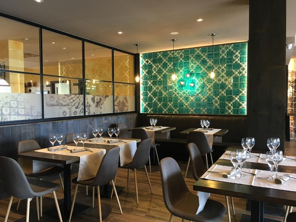 科米利亚斯酒店 柯米拉斯 外观 照片